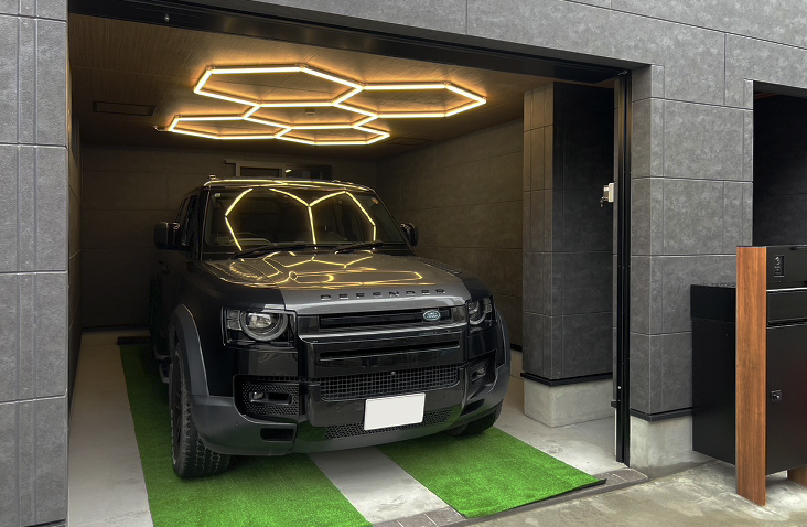 スマートホームのシャッター付きガレージ１