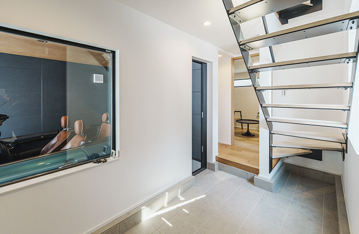 スマートホームのシャッター付きガレージ３